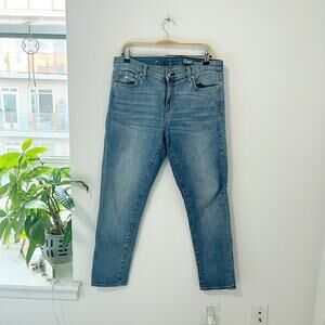 Gap Light Blue Girlfriend Jeans Size 30